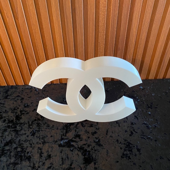 Rare Large CC White Art Decor - Picture 3 of 4